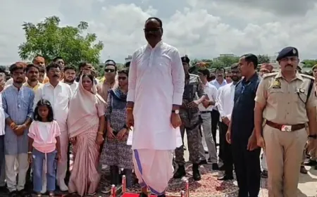 डिप्टी सीएम ब्रजेश पाठक ने स्वास्थ्य सेवाओं की समीक्षा बैठक की और विपक्ष पर साधा निशाना