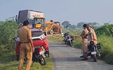 औरैया में गौवंश से लदा कंटेनर पलटा, एक दर्जन गौवंश की मौत पुलिस ने की रोड़ जाम की !