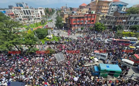 नेपाल में दोहराएगा बांग्लादेश और श्रीलंका कांड! पीएम केपी शर्मा ओली दुबई जाने की तैयारी में, हिंसा में 20 की मौत