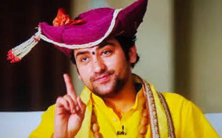 बागेश्वर धाम के महंत आचार्य धीरेंद्र शास्त्री पहुंचे वाराणसी, नेपाल हिंसा को लेकर कही बात !