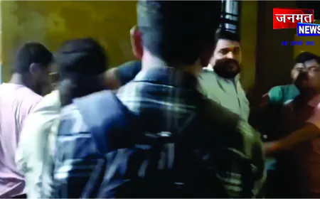 जिला अस्पताल में देर रात मारपीट, पुलिस ने दोनों पक्षों को लिया हिरासत में, वीडियो वायरल