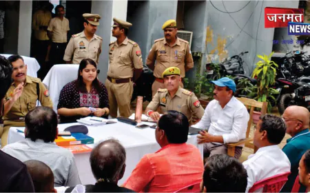 नवरात्रि, दशहरा व मूर्ति विसर्जन पर शांति-सौहार्द बनाए रखने को लेकर थाना कोतवाली नगर में पीस कमेटी की बैठक