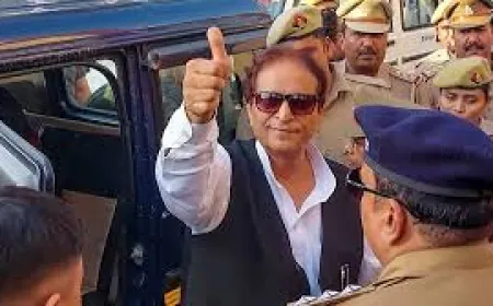 पुरे ठाठ बाट के साथ बाहर आये आज़म खान, अखिलेश बोले- सरकार आने पर मुकदमे वापस होंगे !