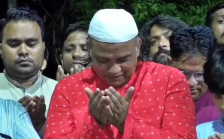 कानपूर के पूर्व विधायक इरफ़ान सोलंकी के भाई रिज़वान जेल से बाहर आते ही सीधा पहुंचे पिता की कब्र पर !