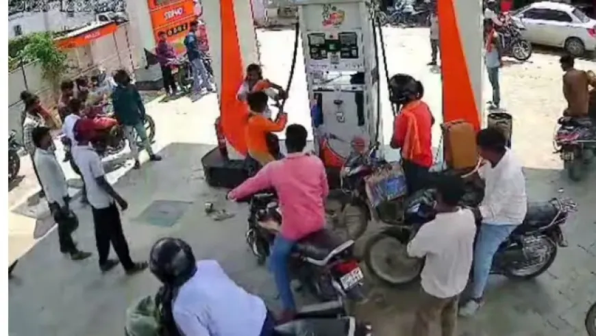 सीएम के शहर में नो पेट्रोल नो हेलमेट मुहीम की उड़ाई गई धज्जिया !
