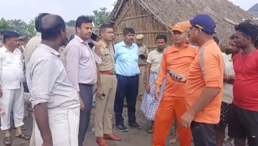 लखीमपुर खीरी में बाढ़ राहत लेने जा रहे लोगों की नाव पलटी, दो के डूबने की आशंका