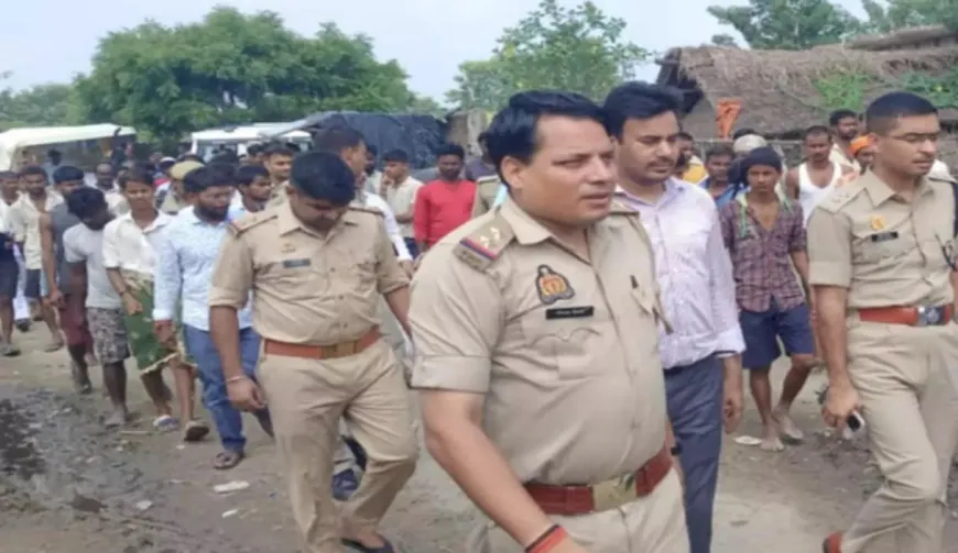 लखीमपुर खीरी में बड़ा हादसा, बाढ़ राहत लेने जा रहे लोगों की नाव पलटने से दो के डूबने की आशंका !
