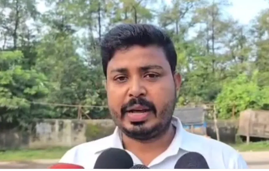 राहुल गांधी के दौरे से पहले रायबरेली में लगे विवादित बैनर, नेताओं को बताया ‘ब्रह्मा-विष्णु-महेश’