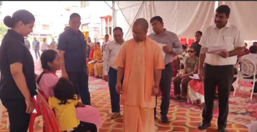 जनता दर्शन में सीएम योगी ने सुनीं 200 लोगों की समस्याएं,दबंग व माफियाओ को लेकर कही बात !