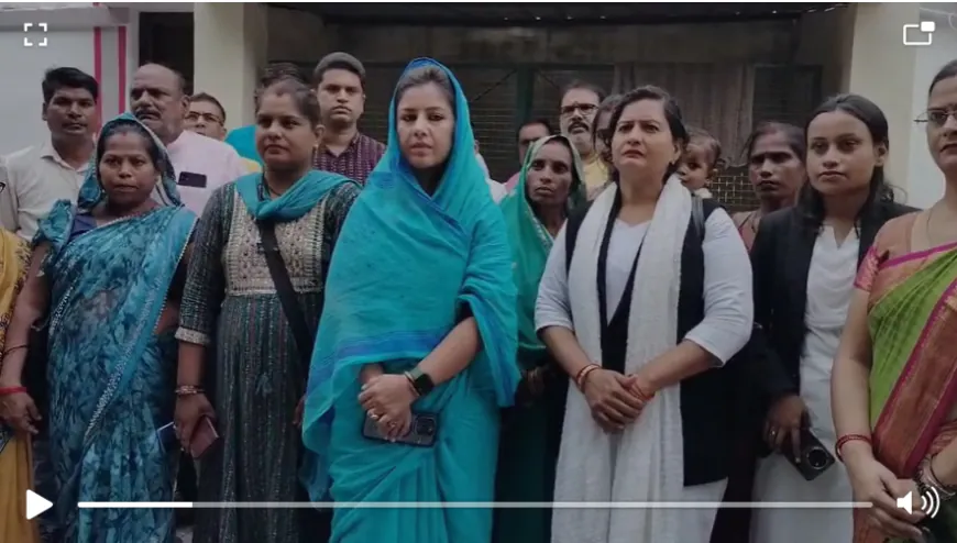 बैठक में जाने से रोकी गई ब्लॉक प्रमुख, भड़के जनप्रतिनिधि