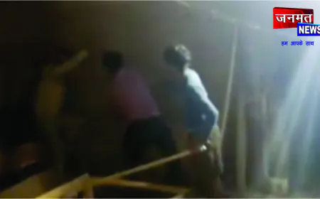 बलरामपुर में युवक की डंडों से बेरहमी से पिटाई का वीडियो वायरल