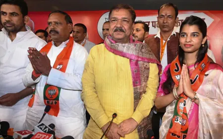 लोक गायिका मैथली ठाकुर की राह मुश्किल अलीनगर में बिगड़े सियासत के सुर !