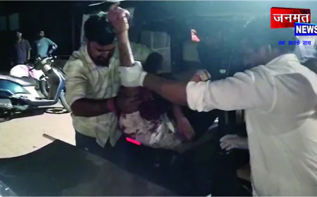 तेज रफ्तार दो बाइकों की आमने-सामने भिड़ंत में एक युवक की मौत, दंपति व दो बच्चे गंभीर घायल