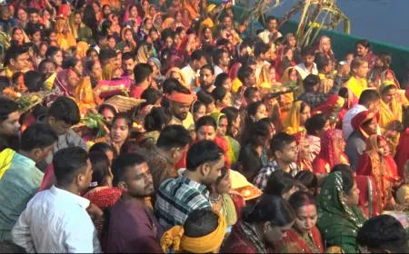 भारी बारिश के बीच सपन्न हुआ छठ महापर्व का समापन,छठ घाट उमड़ा लोगो का सैलाब !