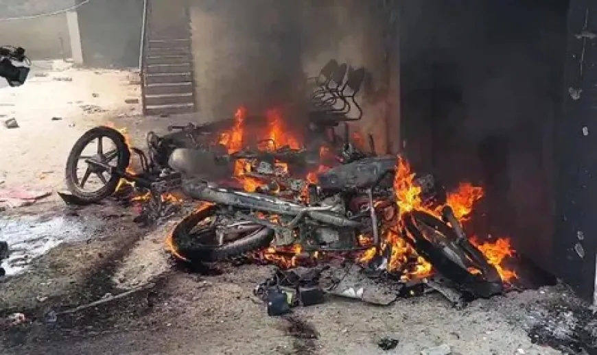 बिहार के मोतिहारी में बाइक एजेंसी में भीषण आग लग गई, 4 करोड़ का सामान जलकर खाक !
