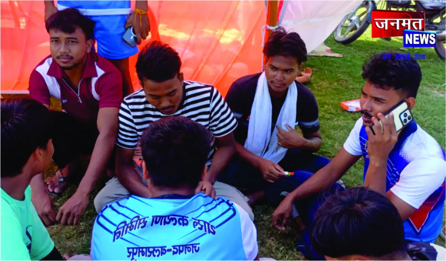 व्यवस्थाओं की अव्यवस्था में डूबा यूपी इंटरनेशनल ट्रेड शो — पानी-भोजन के बिना भटके बच्चे, अधिकारी नदारद