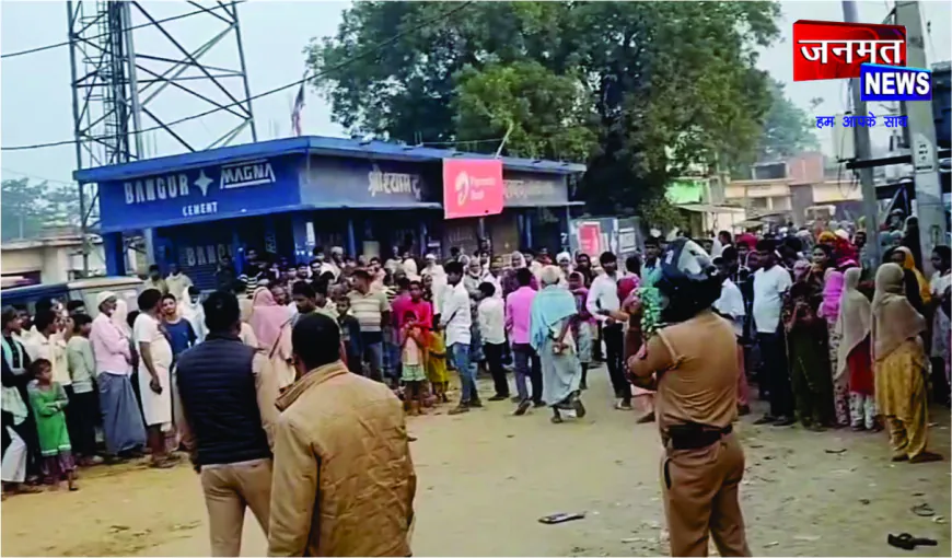 घर के बरामदे में सो रहे युवक की गला रेतकर हत्या, गांव में मचा हड़कंप