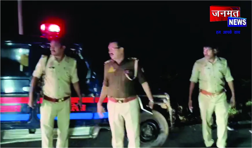 शादी से लौट रहे युवकों की कार खड्ड में पलटी, एक की मौत तीन घायल