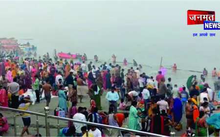 कार्तिक पूर्णिमा और देव दीपावली पर लाखों श्रद्धालुओं ने किया अयोध्या में सरयू स्नान