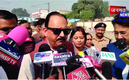 शाहजहांपुर स्टेशन पर वंदे भारत एक्सप्रेस का हुआ भव्य स्वागत, जनप्रतिनिधियों ने हरी झंडी दिखाकर किया रवाना