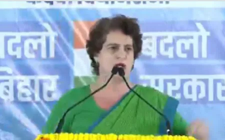 महात्मा गांधी ने जिन अधिकारों की लड़ाई लड़ी, वे खतरे में हैं; कटिहार में बरसीं प्रियंका गांधी