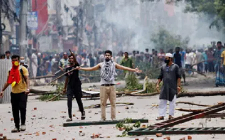 शेख हसीना पर फैसले से पहले ढाका में हिंसक प्रदर्शन, देखते ही गोली मारने का आदेश