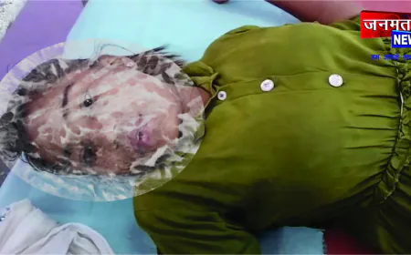 स्कूल में रैली के दौरान कक्षा 7 की छात्रा को सांप ने काटा