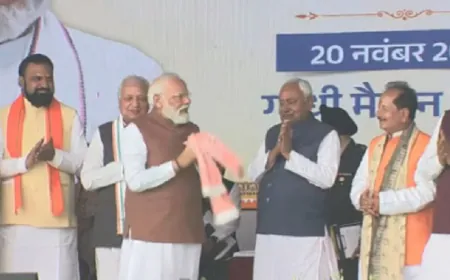 बिहार: मुख्यमंत्री नीतीश कुमार समेत 26 मंत्रियों ने ली शपथ, पांच-पांच मंत्रियों को एक साथ दिलाई शपथ