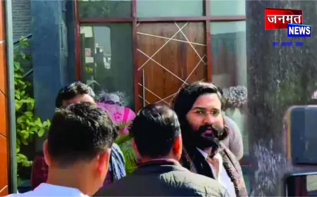 बहराइच में हाजी नगीन के घर व प्रतिष्ठान पर 24 घंटे से आयकर विभाग की छापेमारी, बेटे मोईन खान से भी पूछताछ