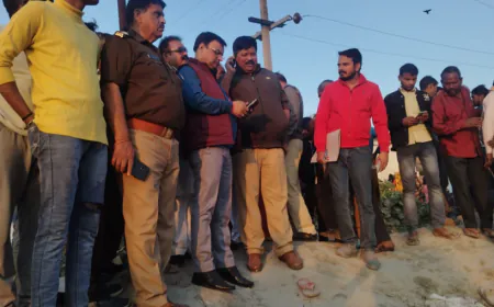 एटा: मिट्टी की ढाय खिसकने से आए मलबे में दबकर महिला की मौत, बुजुर्ग की हालत चिंताजनक