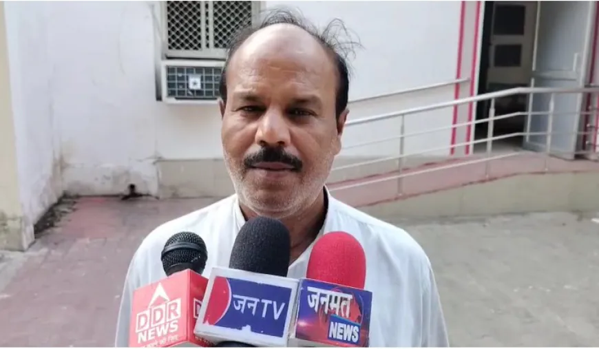 सेवानिवृत्त कर्मचारी से  रिश्वत मांगने पर मचा हड़कंप