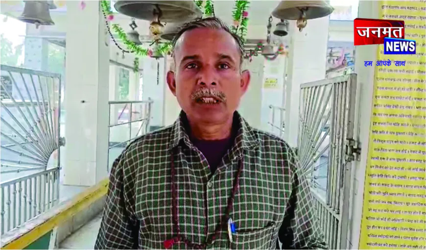 मंदिर में पहले श्रद्धा से झुका, फिर दानपात्र लेकर हुआ फरार, चोरी की घटना सीसीटीवी में कैद