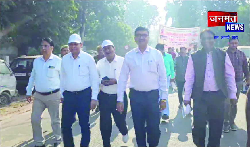 वंदेमातरम के 150 वर्ष पूर्ण होने पर फर्रूखाबाद में निकली भव्य पदयात्रा