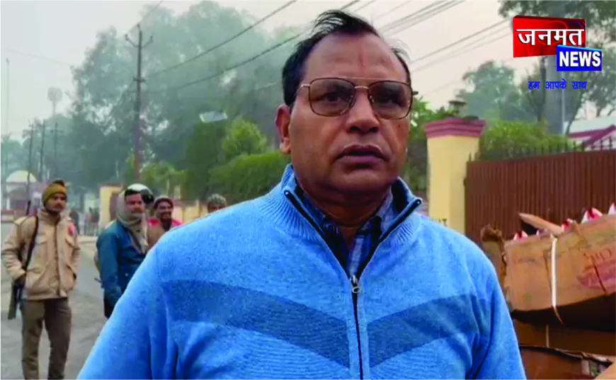 हाईटेंशन लाइन की चपेट में आने से ट्रक में लगी आग, चालक की सूझबूझ से टला बड़ा हादसा