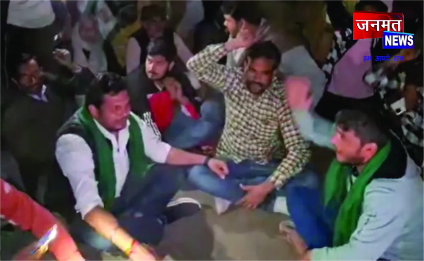 गन्ना क्रय केंद्रों पर घटतौली के विरोध में किसानों का फूटा गुस्सा, भाकियू के बैनर तले किसानों की पंचायत जारी