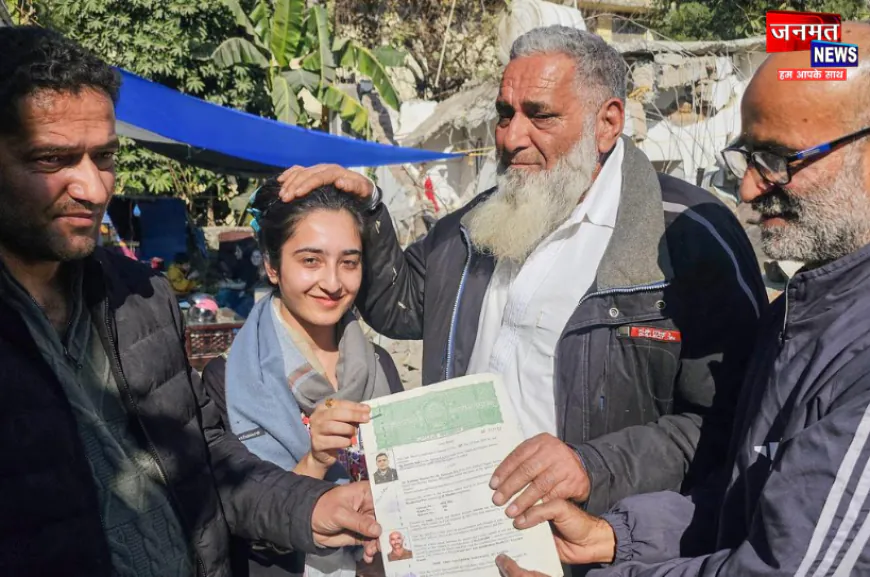 मुस्लिम पत्रकार के घर चला बुलडोजर, तो हिंदू पड़ोसी ने गिफ्ट कर दिया प्लॉट; हो रही सराहना