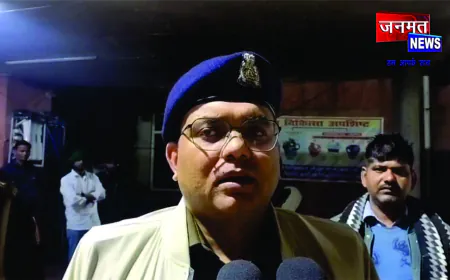 तेज़ रफ्तार कैंटर ने दो बाइकों को रौंदा: तीन की दर्दनाक मौत, एक गंभीर घायल