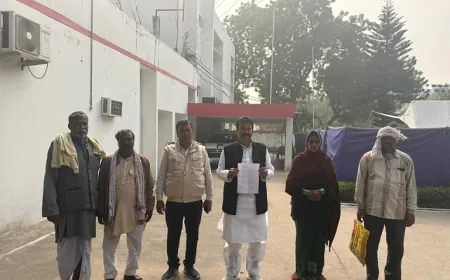 गोरखपुर एडीजी जोन कार्यालय पर सौंपा ज्ञापन, बेटी की हत्या के मामले में तत्काल मुकदमा दर्ज करने की मांग