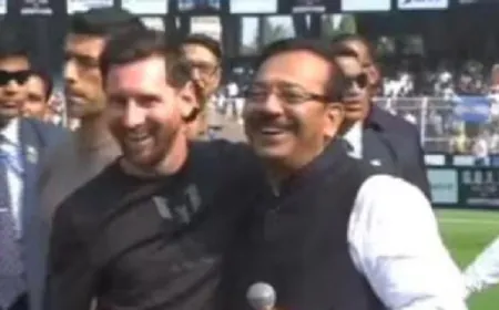 बंगाल के खेल मंत्री अरूप बिस्वास का इस्तीफा, मेसी के कार्यक्रम में बवाल के बाद छोड़ा पद