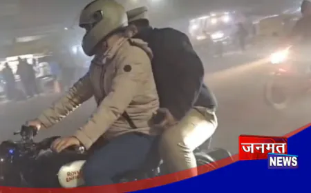 एटा पुलिस ने चोरी रोकने को किया बाइक गश्त, एसपी सिटी ने खुद संभाली कमान; संदिग्धों की तलाशी