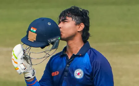 वैभव सूर्यवंशी ने बल्ले से उगली आग,  36 गेंदों में शतक ठोंककर बनाया वर्ल्ड रिकॉर्ड; लगाए 16 चौके 15 छक्के