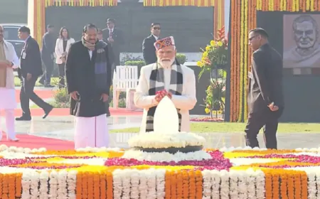 'श्रेष्ठता पद से नहीं, आचरण से स्थापित होती है'; पीएम मोदी ने पूर्व PM अटल बिहारी वाजपेयी को दी श्रद्धांजलि