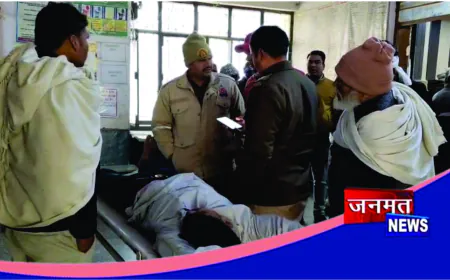 संभल में तेज रफ्तार ट्रैक्टर से भिड़ी बाइक, तीन गंभीर घायल; एक को हायर सेंटर रेफर