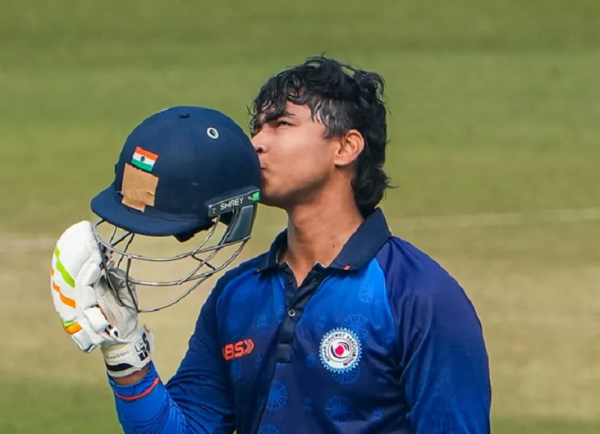 वैभव सूर्यवंशी ने बल्ले से उगली आग,  36 गेंदों में शतक ठोंककर बनाया वर्ल्ड रिकॉर्ड; लगाए 16 चौके 15 छक्के