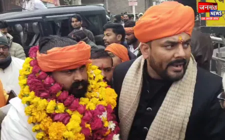 फतेहपुर: मजार तोड़ने के आरोप में जेल गए हिंदू नेता की रिहाई, शहर में निकाला गया जुलूस