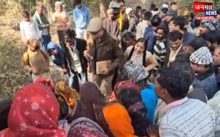 एटा में पिकअप की टक्कर से साइकिल सवार की मौत, एंबुलेंस को भी मारी टक्कर; कई घायल