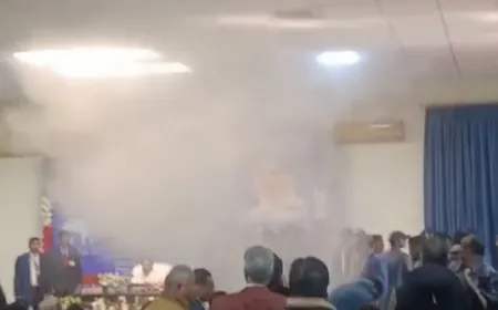 बसपा प्रमुख मायावती की PC में शॉर्ट सर्किट से अफरातफरी, सुरक्षा घेरे में बाहर निकाली गईं पूर्व CM