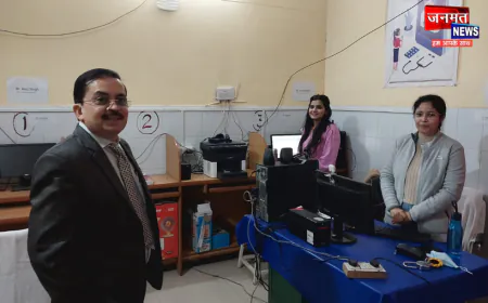 मुज़फ्फरनगर: जिला चिकित्सालय में स्वास्थ्य सेवाओं की सख्त पड़ताल, CMO डॉ. सुनील तेवतिया ने किया औचक निरीक्षण