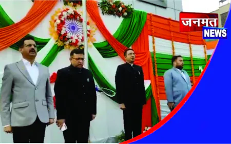 सूचना निदेशक विशाल सिंह ने फहराया राष्ट्रीय ध्वज, संविधान के प्रति निष्ठा का दिलाया संकल्प