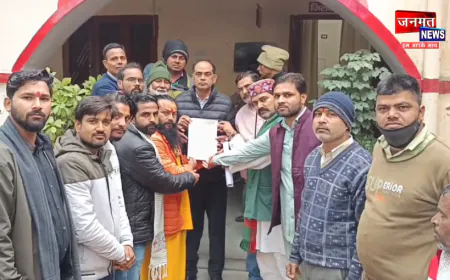 एटा: सवर्ण समाज के लोगों ने यूजीसी कानून के विरोध में सौंपा ज्ञापन, सरकार को दी चेतावनी